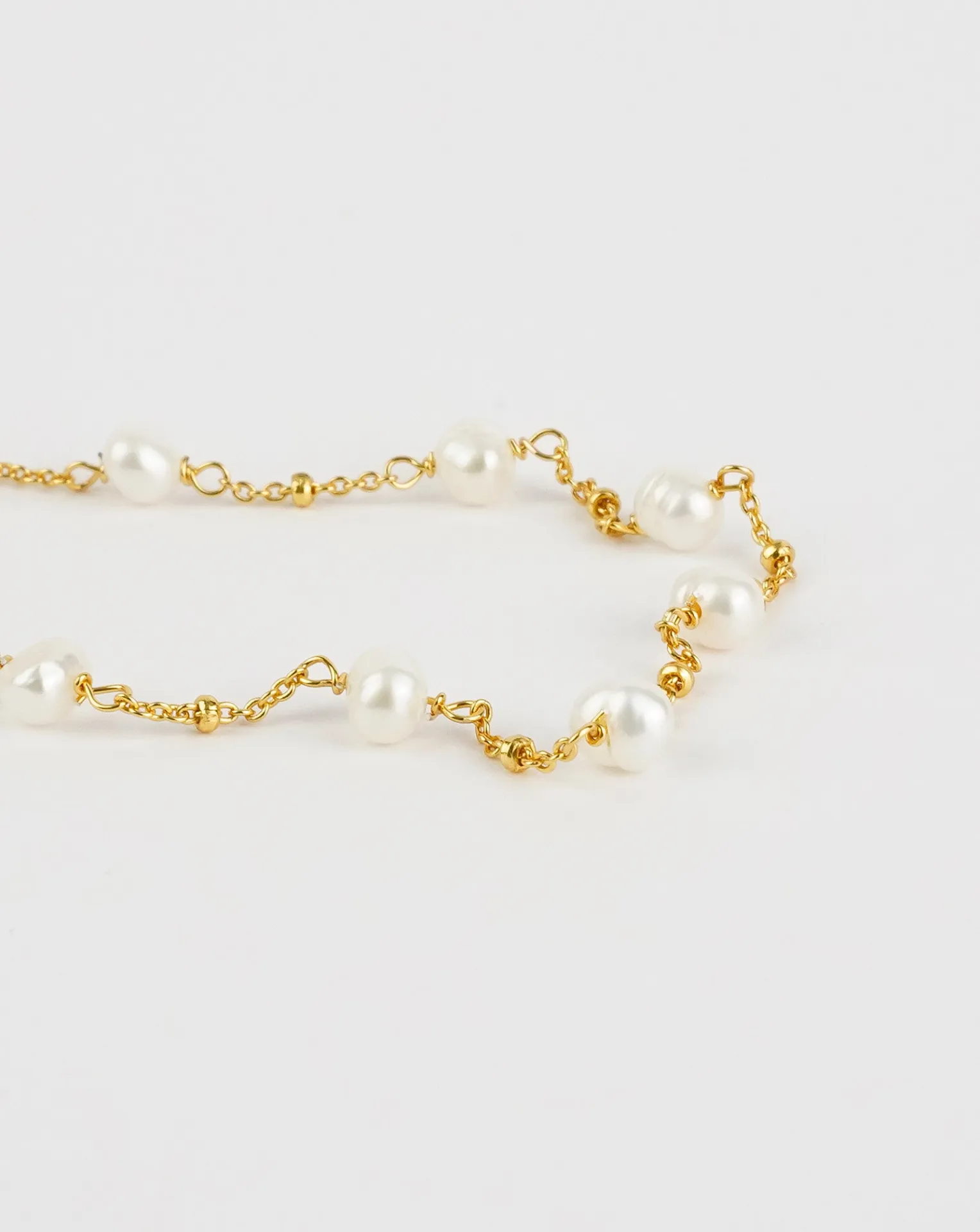 Beaded Chain Link Pearl Bracelet - Elegant Freshwater Pearl Accessory