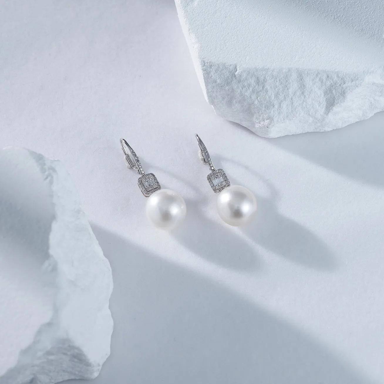 Elegant Freshwater Pearl Earrings WE00266