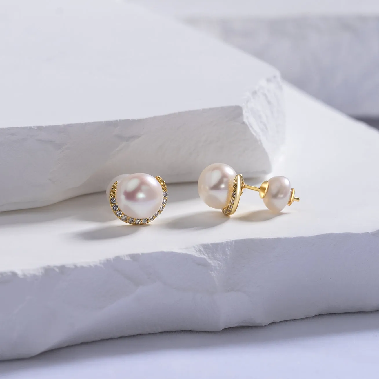 Elegant Freshwater Pearl Earrings WE00319