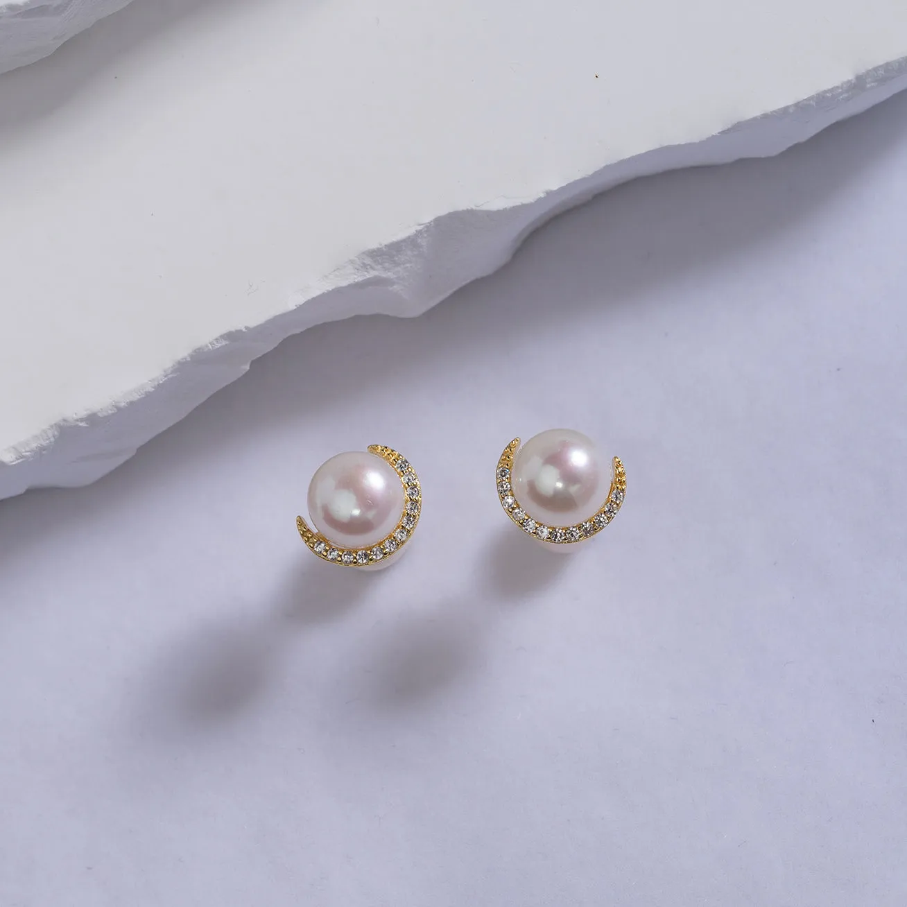 Elegant Freshwater Pearl Earrings WE00319