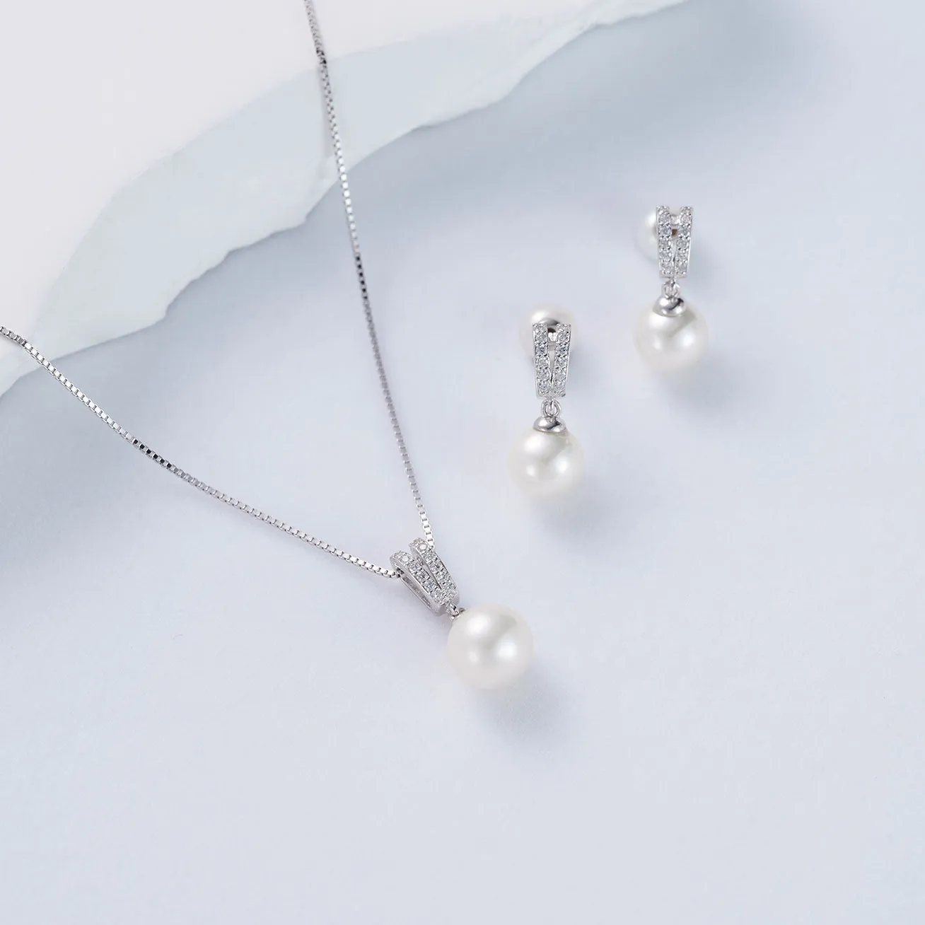 Elegant Freshwater Pearl Set WS00109