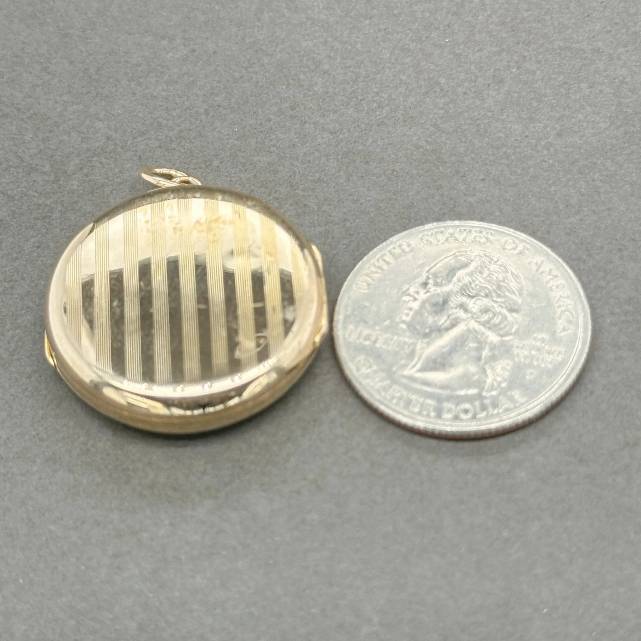 Estate Antique 9K Y Gold Striped Locket Pendant