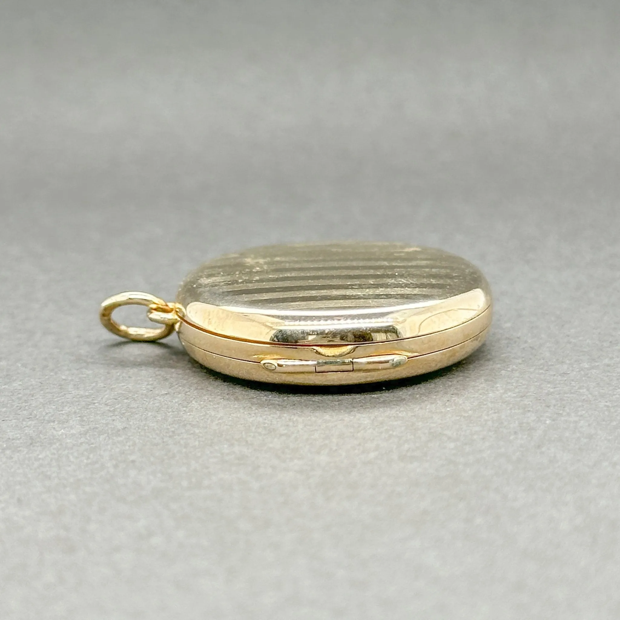 Estate Antique 9K Y Gold Striped Locket Pendant