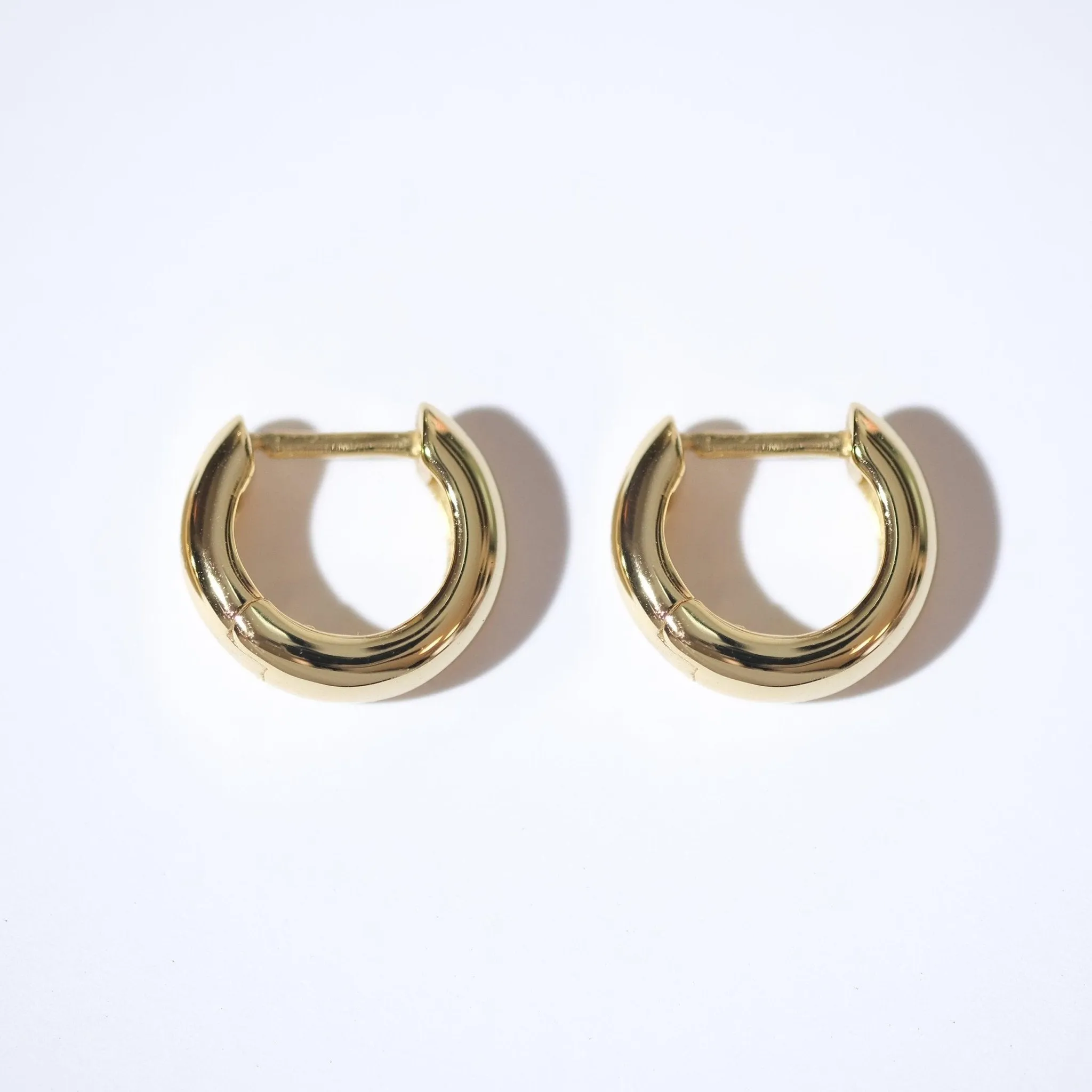 Fine Essentials - Classic chunky huggie hoop earrings