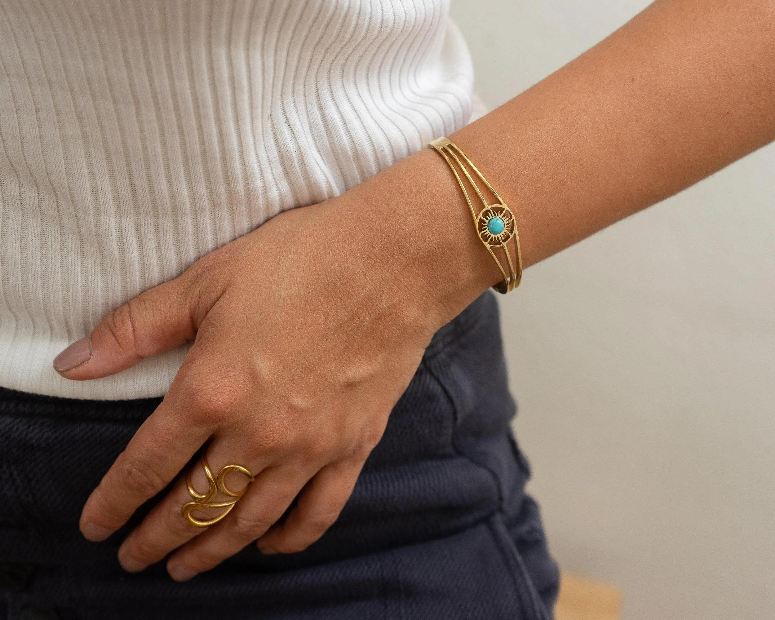 Gold Sunstone Bracelet