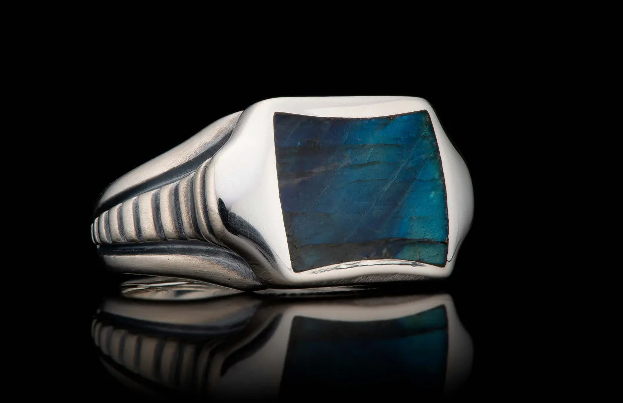 RING 8 SLEEK Labradorite Ring