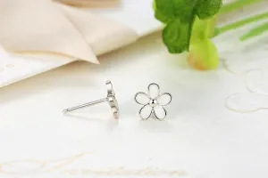 Sterling Silver Darling Daisy Stud Earrings