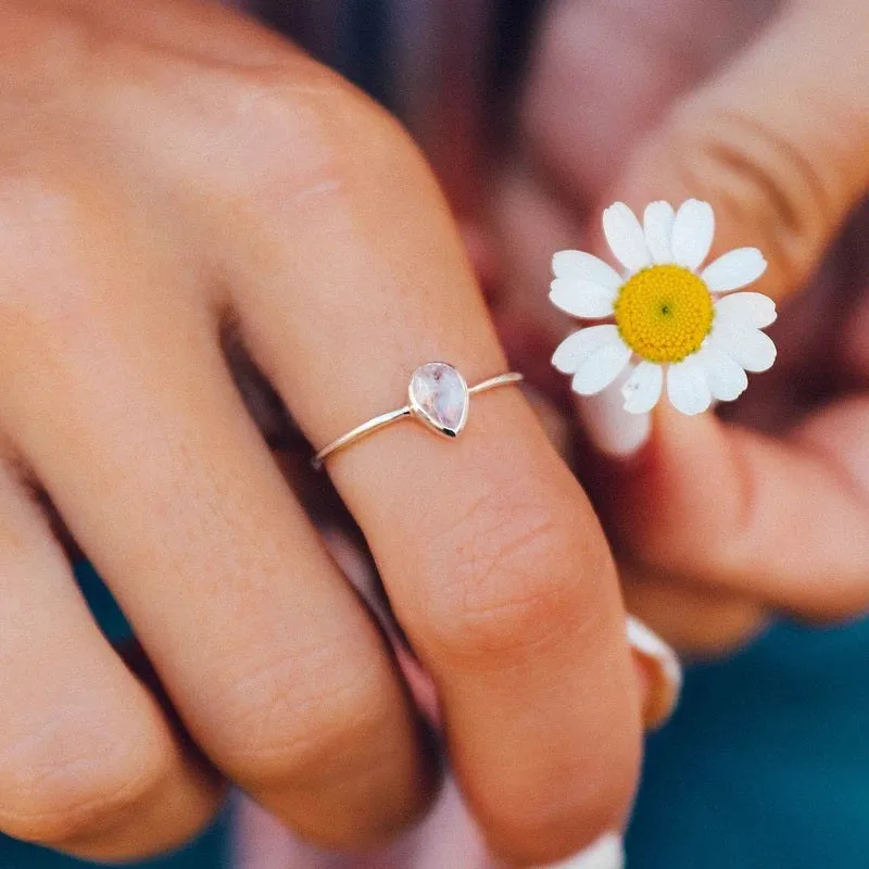 TEARDROP MOONSTONE RING | SILVER