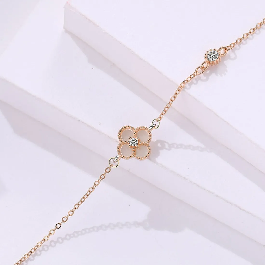 White Shell Clover Necklace - Rose Gold